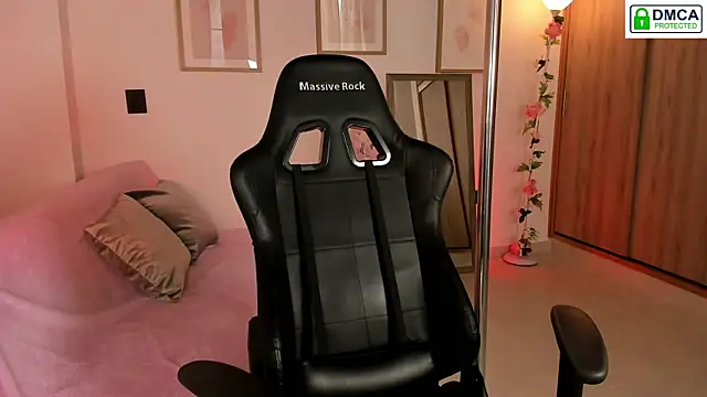 Snapshot of Lilabril chatting on 09-19-25, 02:40 Lilabril online show from 09-19-25, 02:40