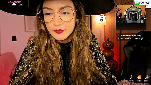 Snapshot of Lilabril chatting on 10-10-25, 02:49 Lilabril online show from 10-10-25, 02:49