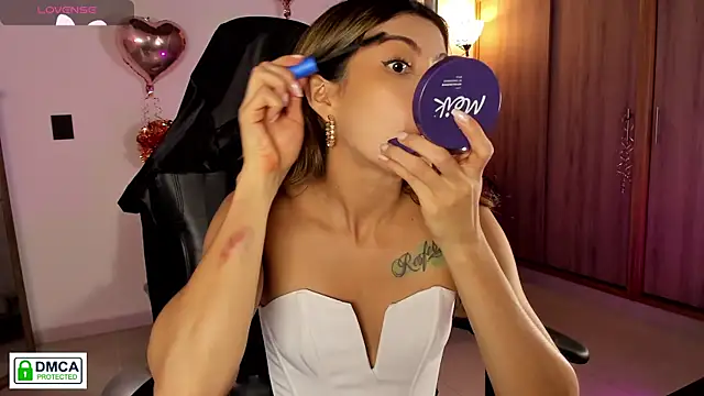 Lilabril online show from 04-13-26, 02:44