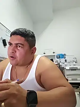 Snapshot of gordito_xx chatting on 01-07-25, 02:30 gordito xx online show from 01-07-25, 02:30