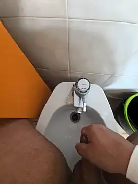 Snapshot of gordito_xx chatting on 02-08-25, 11:33 gordito xx online show from 02-08-25, 11:33