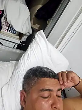 Snapshot of gordito_xx chatting on 09-18-25, 10:23 gordito xx online show from 09-18-25, 10:23