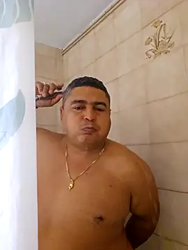 Snapshot of gordito_xx chatting on 10-20-25, 05:30 gordito xx online show from 10-20-25, 05:30