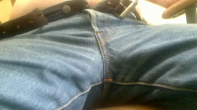Snapshot of markluvskitty chatting on 05-19-26, 01:50 markluvskitty online show from 05-19-26, 01:50