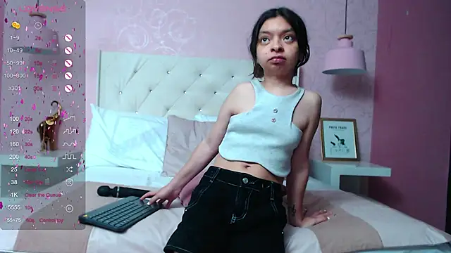 CharlotteMuller online show from 01-11-25, 04:27