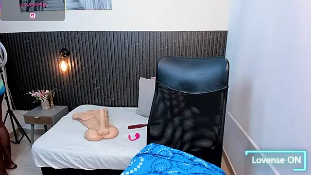 chanel brunette online show from 01-10-26, 06:20