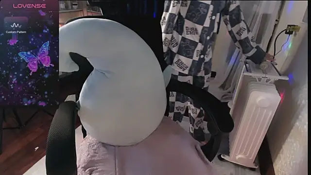 Snapshot of Lee_Mi chatting on 02-04-25, 05:01 Lee Mi online show from 02-04-25, 05:01