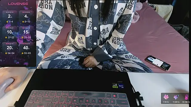 Snapshot of Lee_Mi chatting on 02-08-25, 10:19 Lee Mi online show from 02-08-25, 10:19