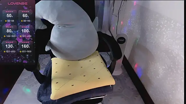 Snapshot of Lee_Mi chatting on 02-18-25, 08:03 Lee Mi online show from 02-18-25, 08:03