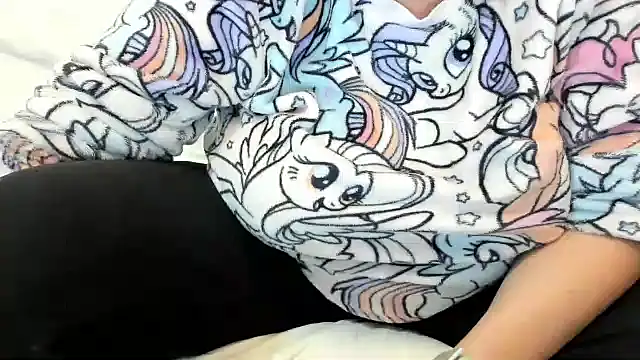 Snapshot of IsraeliMilf chatting on 02-01-25, 05:05 IsraeliMilf online show from 02-01-25, 05:05