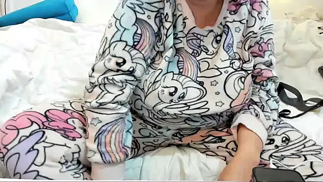 Snapshot of IsraeliMilf chatting on 02-10-25, 06:24 IsraeliMilf online show from 02-10-25, 06:24