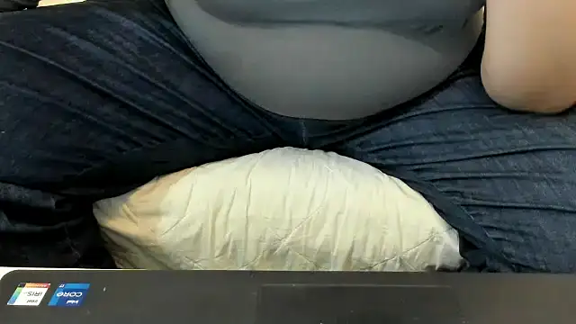 Snapshot of IsraeliMilf chatting on 03-03-25, 02:37 IsraeliMilf online show from 03-03-25, 02:37