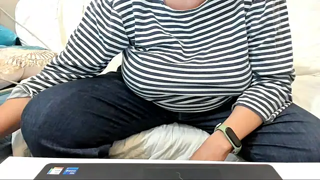 Snapshot of IsraeliMilf chatting on 03-04-25, 07:54 IsraeliMilf online show from 03-04-25, 07:54