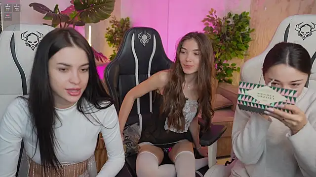 Tina Breeze online show from 02-08-25, 11:55