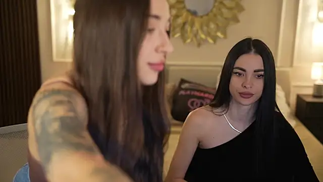 Tina Breeze online show from 11-22-25, 11:42