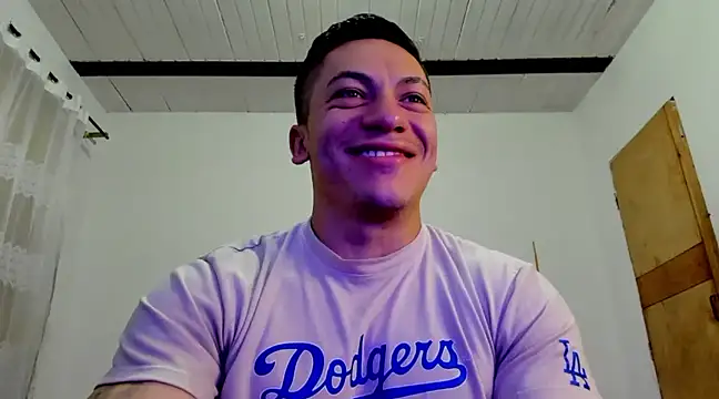 Snapshot of aquiles_51 chatting on 12-14-24, 01:17 aquiles 51 online show from 12-14-24, 01:17