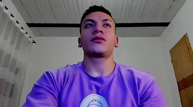 Snapshot of aquiles_51 chatting on 12-16-24, 11:18 aquiles 51 online show from 12-16-24, 11:18