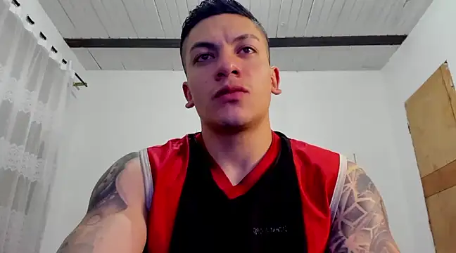 Snapshot of aquiles_51 chatting on 12-18-24, 12:43 aquiles 51 online show from 12-18-24, 12:43