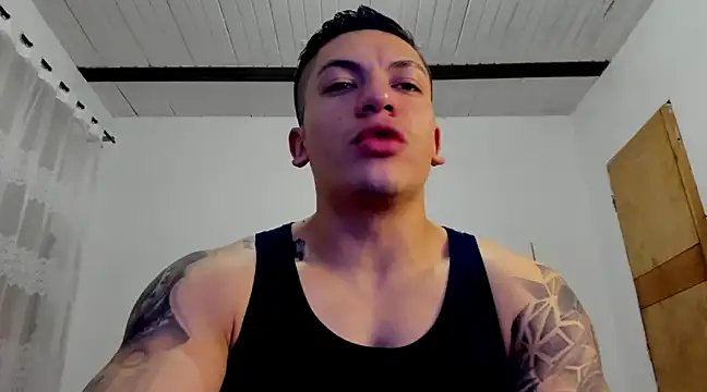 Snapshot of aquiles_51 chatting on 12-19-24, 01:18 aquiles 51 online show from 12-19-24, 01:18