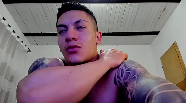 Snapshot of aquiles_51 chatting on 12-30-24, 02:53 aquiles 51 online show from 12-30-24, 02:53