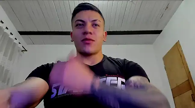 Snapshot of aquiles_51 chatting on 01-09-25, 11:56 aquiles 51 online show from 01-09-25, 11:56