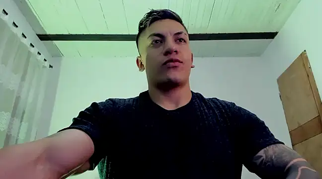 Snapshot of aquiles_51 chatting on 01-26-25, 03:27 aquiles 51 online show from 01-26-25, 03:27