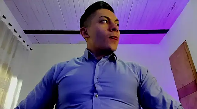 Snapshot of aquiles_51 chatting on 01-28-25, 11:07 aquiles 51 online show from 01-28-25, 11:07