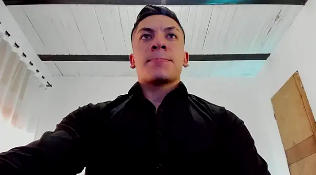 Snapshot of aquiles_51 chatting on 02-04-25, 10:45 aquiles 51 online show from 02-04-25, 10:45