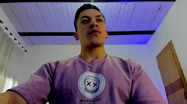 Snapshot of aquiles_51 chatting on 03-09-25, 11:03 aquiles 51 online show from 03-09-25, 11:03