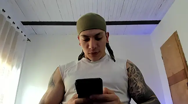 Snapshot of aquiles_51 chatting on 03-14-25, 06:50 aquiles 51 online show from 03-14-25, 06:50