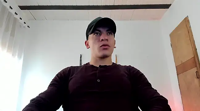 Snapshot of aquiles_51 chatting on 03-20-25, 09:02 aquiles 51 online show from 03-20-25, 09:02