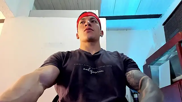 Snapshot of aquiles_51 chatting on 09-21-25, 08:54 aquiles 51 online show from 09-21-25, 08:54