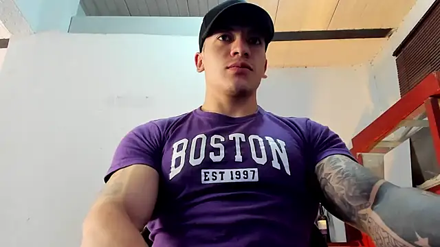 Snapshot of aquiles_51 chatting on 09-25-25, 08:01 aquiles 51 online show from 09-25-25, 08:01