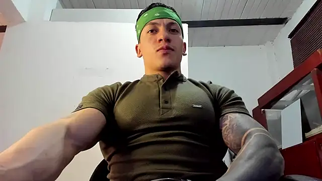 Snapshot of aquiles_51 chatting on 09-26-25, 08:24 aquiles 51 online show from 09-26-25, 08:24