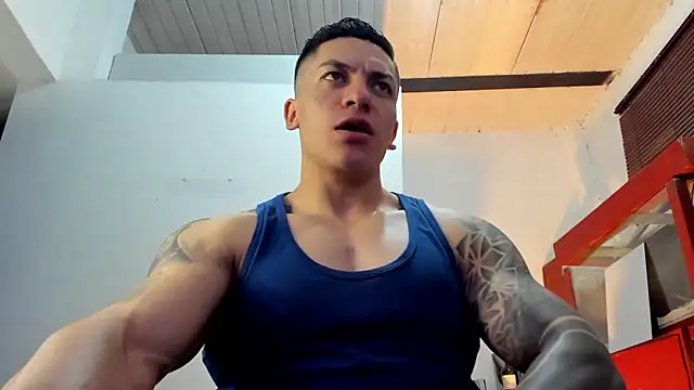 Snapshot of aquiles_51 chatting on 10-01-25, 10:05 aquiles 51 online show from 10-01-25, 10:05