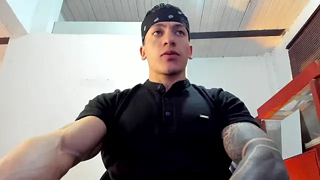 Snapshot of aquiles_51 chatting on 10-29-25, 07:26 aquiles 51 online show from 10-29-25, 07:26