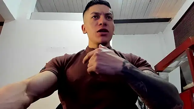 Snapshot of aquiles_51 chatting on 10-30-25, 07:36 aquiles 51 online show from 10-30-25, 07:36