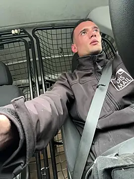 Snapshot of davorm chatting on 02-18-25, 08:49 davorm online show from 02-18-25, 08:49