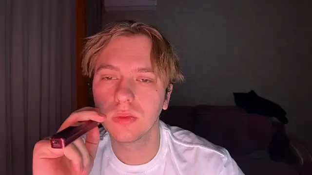 kiopiggy online show from 12-17-25, 04:35