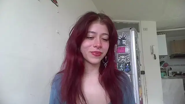 Snapshot of SuzzyyM chatting on 02-13-25, 06:27 SuzzyyM online show from 02-13-25, 06:27