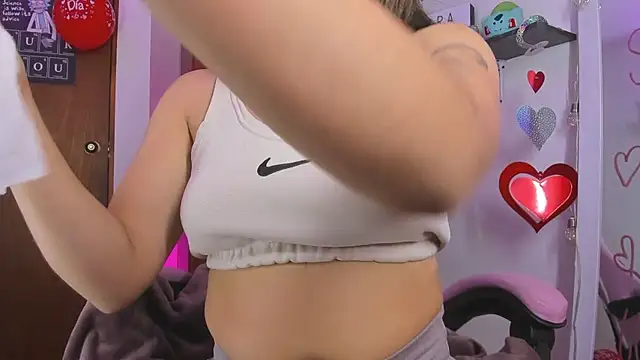 Snapshot of saralolo420 chatting on 02-19-25, 01:51 saralolo420 online show from 02-19-25, 01:51