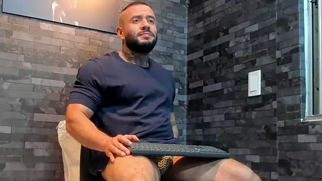 BruceDallas online show from 04-28-26, 02:27