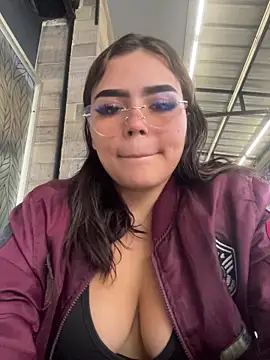 Snapshot of Chloemercury chatting on 11-27-25, 08:33 Chloemercury online show from 11-27-25, 08:33