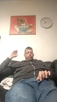 Snapshot of Knuffelstaaf123 chatting on 05-04-26, 08:05 Knuffelstaaf123 online show from 05-04-26, 08:05