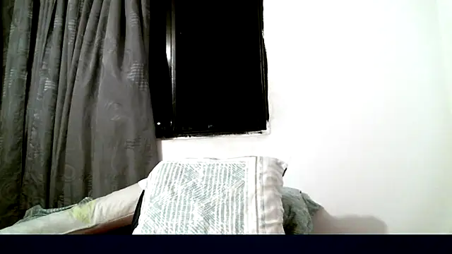 Snapshot of chicantonella chatting on 01-25-25, 01:32 chicantonella online show from 01-25-25, 01:32