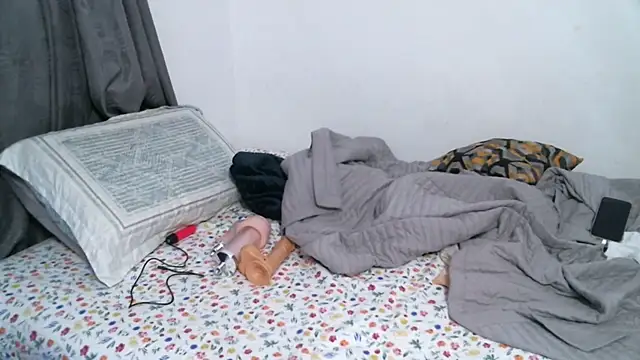 Snapshot of chicantonella chatting on 09-14-25, 11:26 chicantonella online show from 09-14-25, 11:26