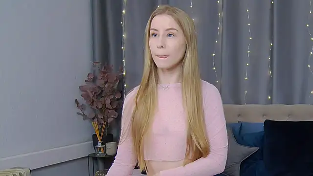 VioletiSwone online show from 02-26-25, 05:20