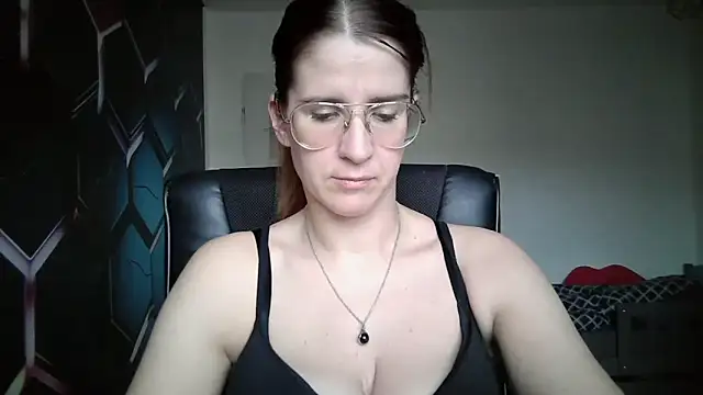 Snapshot of KayaRose chatting on 09-28-25, 02:11 KayaRose online show from 09-28-25, 02:11