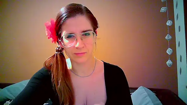Snapshot of KayaRose chatting on 10-31-25, 09:16 KayaRose online show from 10-31-25, 09:16