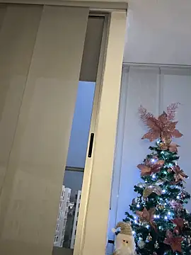 Snapshot of MollyJams-77 chatting on 12-16-25, 10:59 MollyJams-77 online show from 12-16-25, 10:59